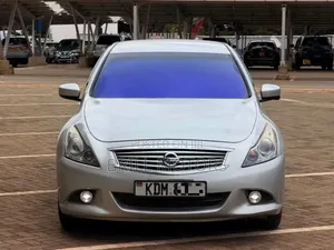 Nissan Skyline 2014 Silver
