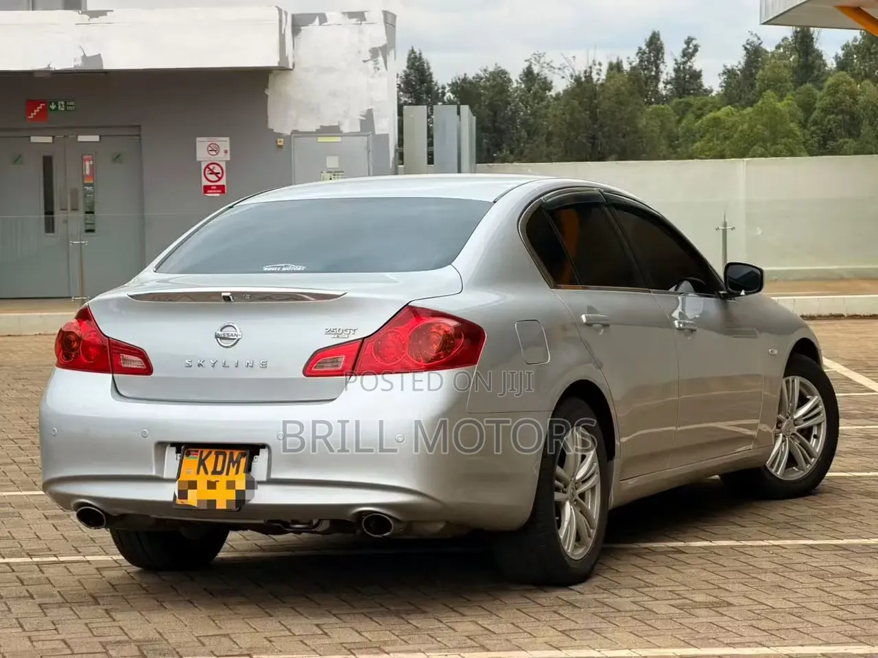 Nissan Skyline 2014 Silver