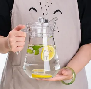 1.3-Liter Classic Glass Water Jug With a Lid