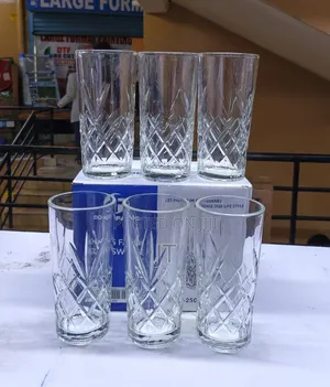 330 ML Glass Textured With a Diamond-Cut Highball Glass