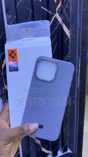 Spigen Enzo Aramid Series Case High-End Carbon Fiber iPhone 15 Pro