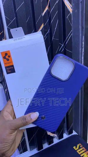 Spigen Enzo Aramid Series Case High-End Carbon Fiber iPhone 15 Pro
