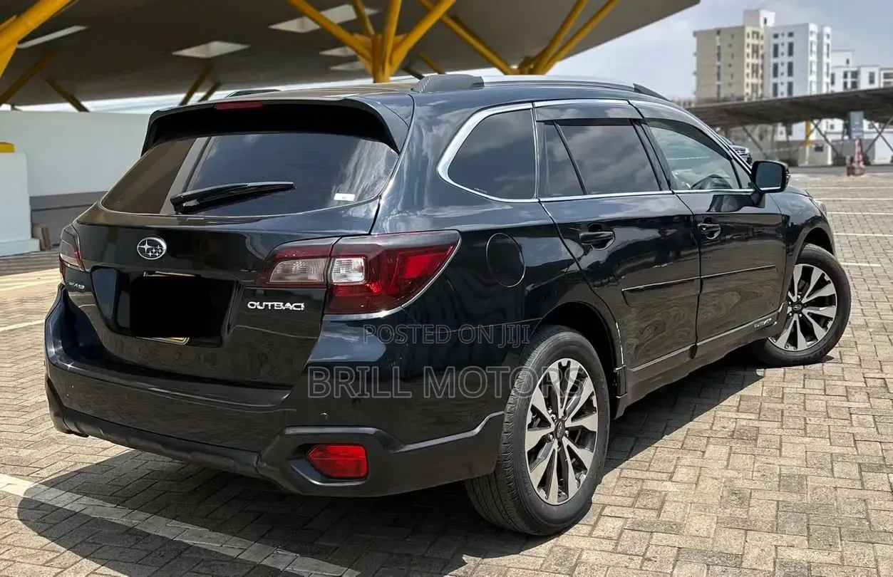Subaru Outback 2017 Black