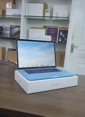 New Laptop Apple MacBook Pro 2018 16GB Intel Core i7 SSD 512GB