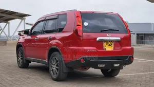 Nissan X-Trail 2011 Red