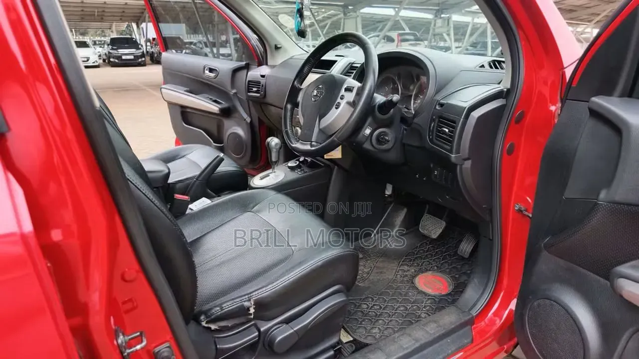 Nissan X-Trail 2011 Red