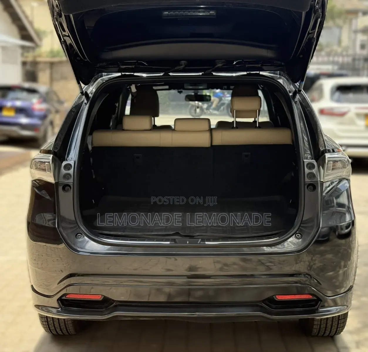 Toyota Harrier 2.0 4WD 2017 Black
