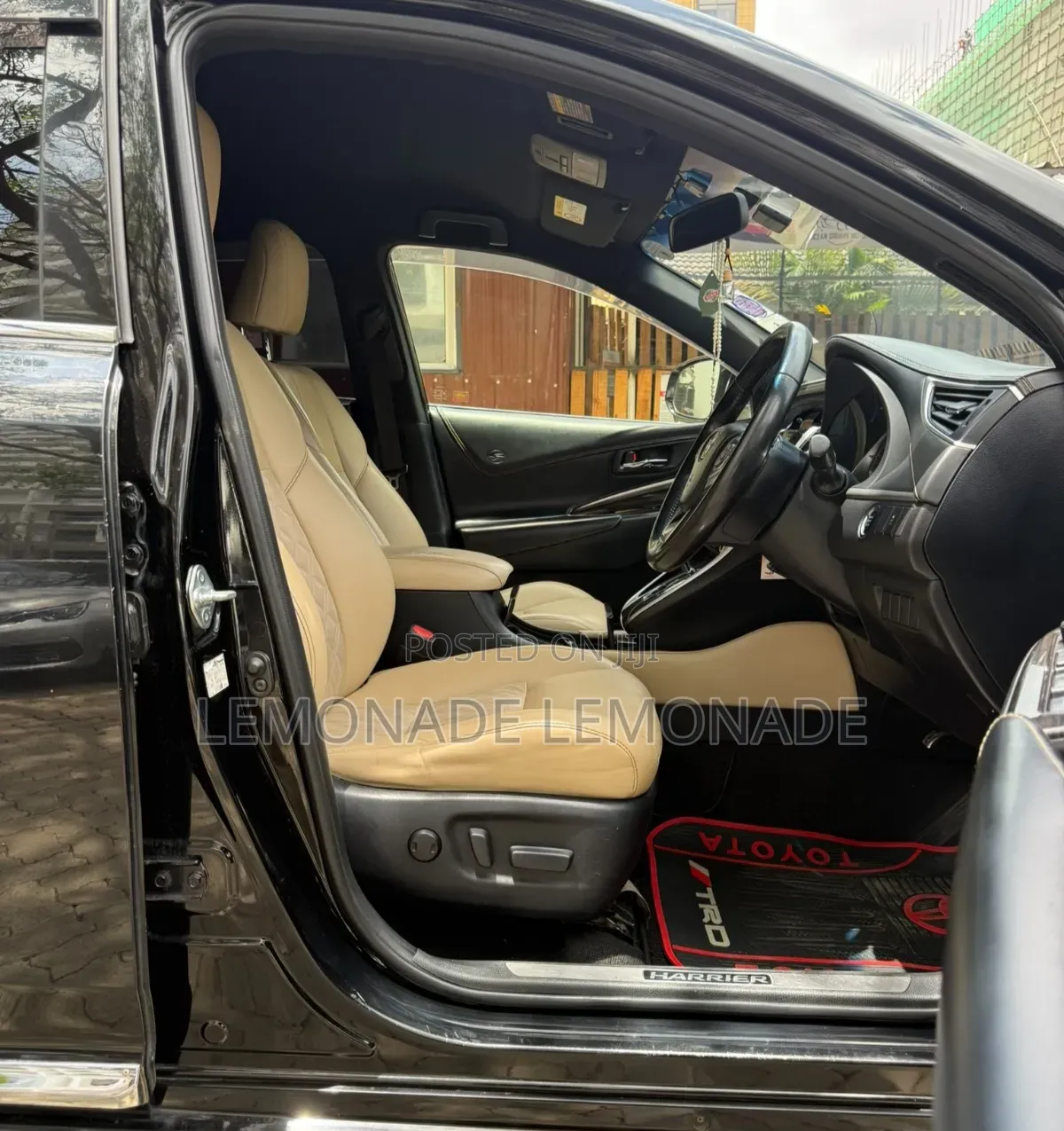 Toyota Harrier 2.0 4WD 2017 Black