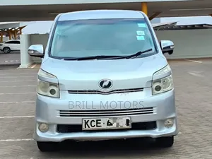 Toyota Voxy 2007 Silver
