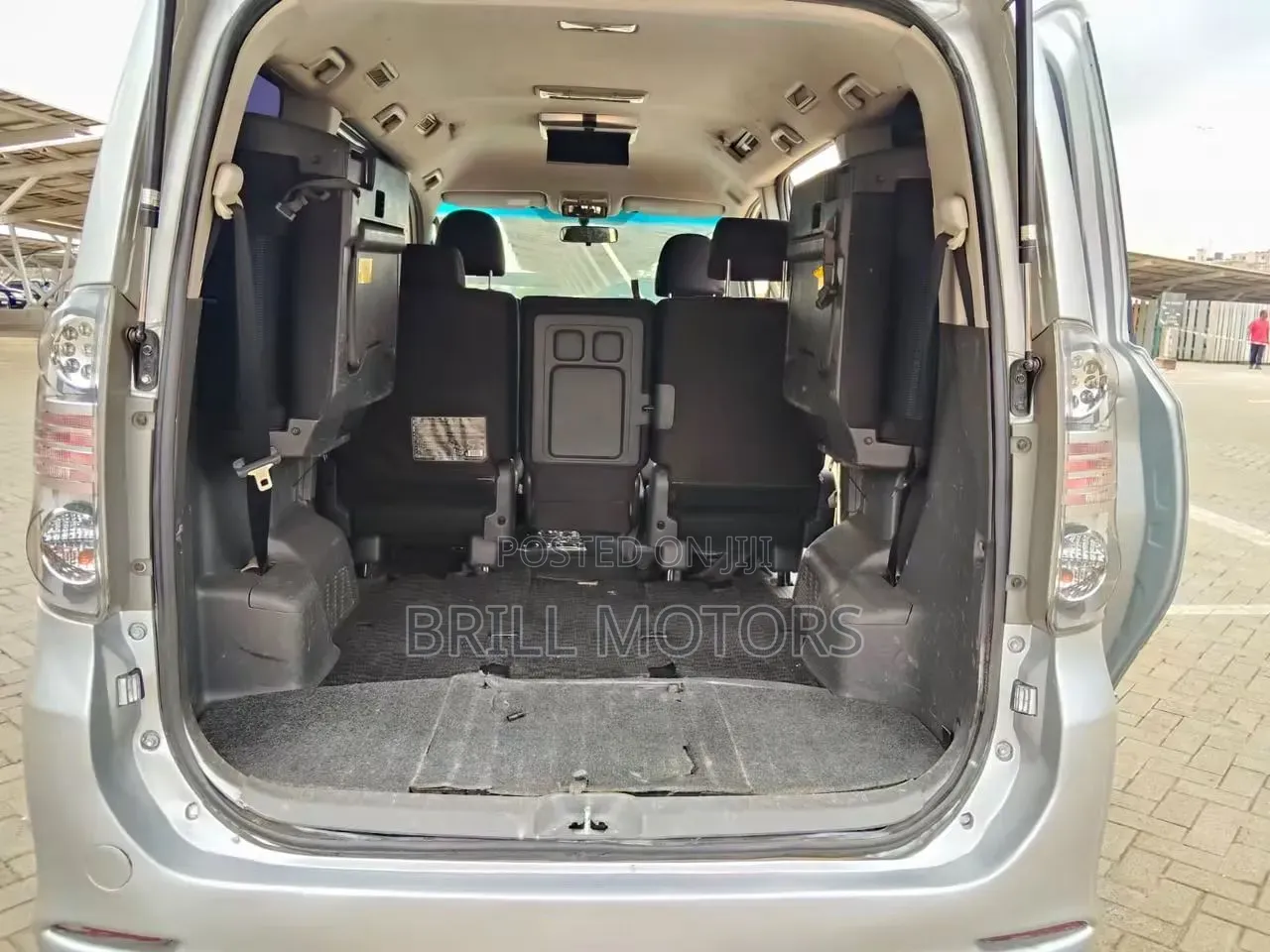 Toyota Voxy 2007 Silver
