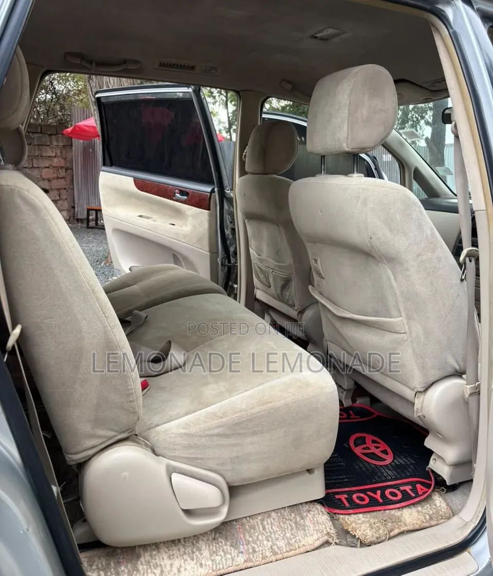 Toyota Ipsum 2003 Silver