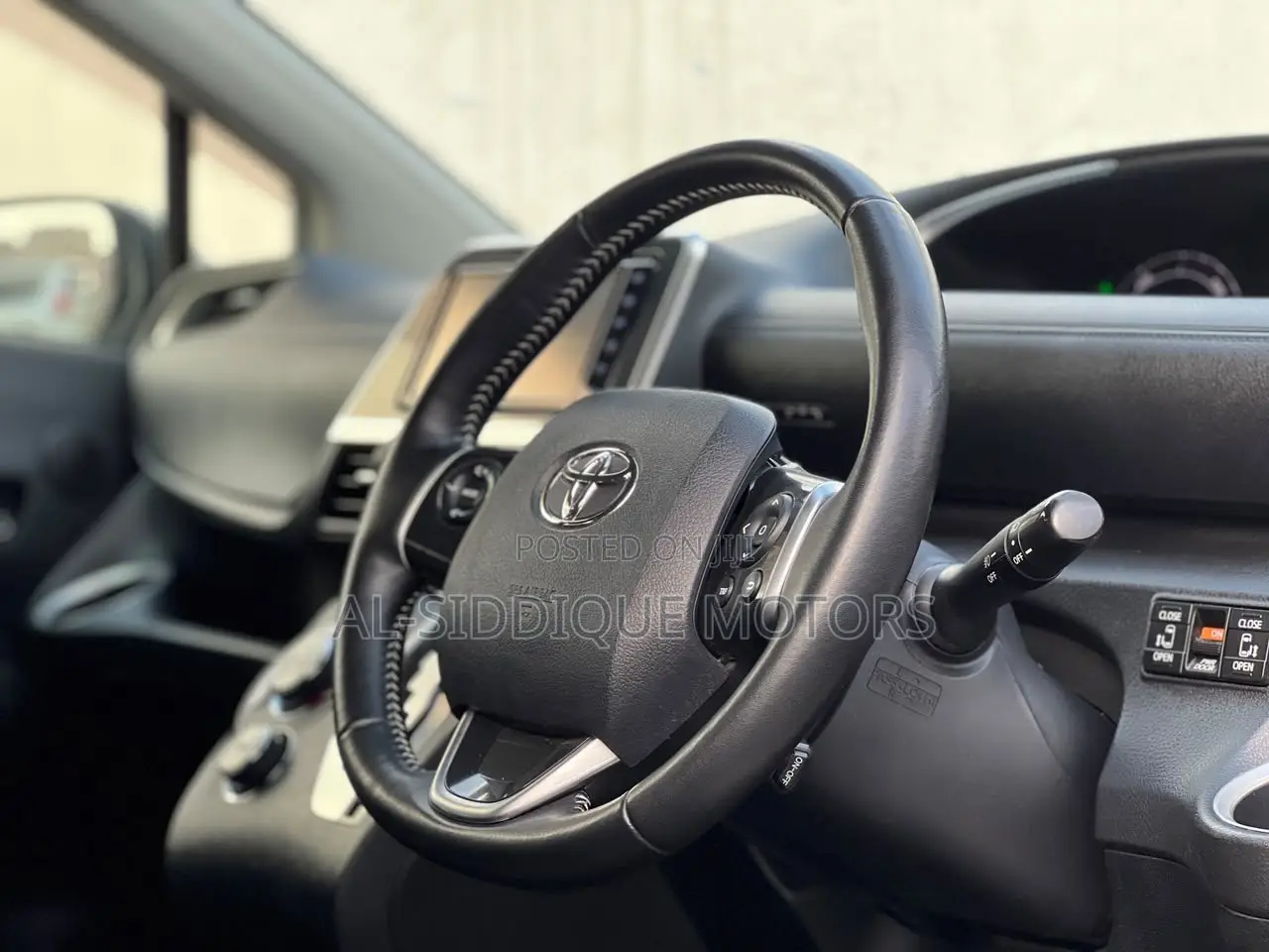 Toyota Sienta 1.5 Hybrid FWD 2020 White