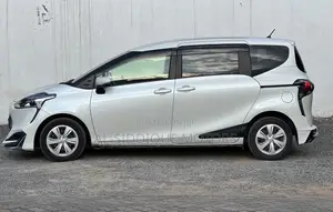 Toyota Sienta 1.5 Hybrid FWD 2020 White