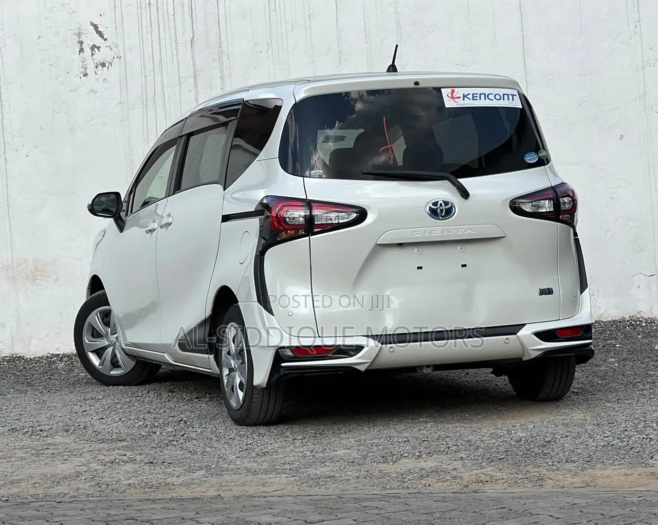 Toyota Sienta 1.5 Hybrid FWD 2020 White