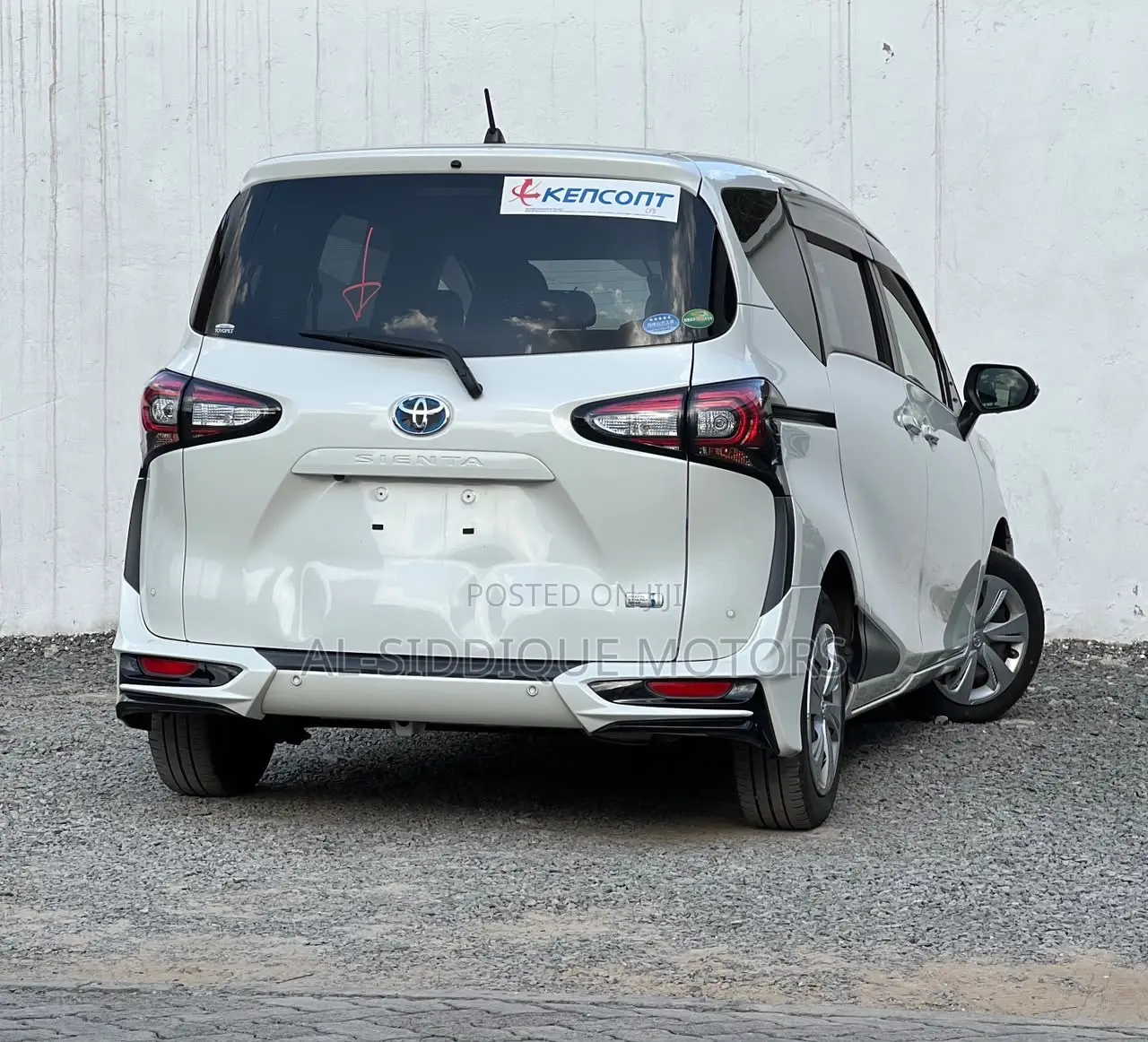Toyota Sienta 1.5 Hybrid FWD 2020 White