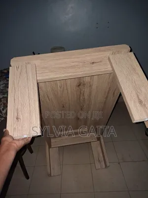 Used Preston Coffee Table – Summer Oak Finish
