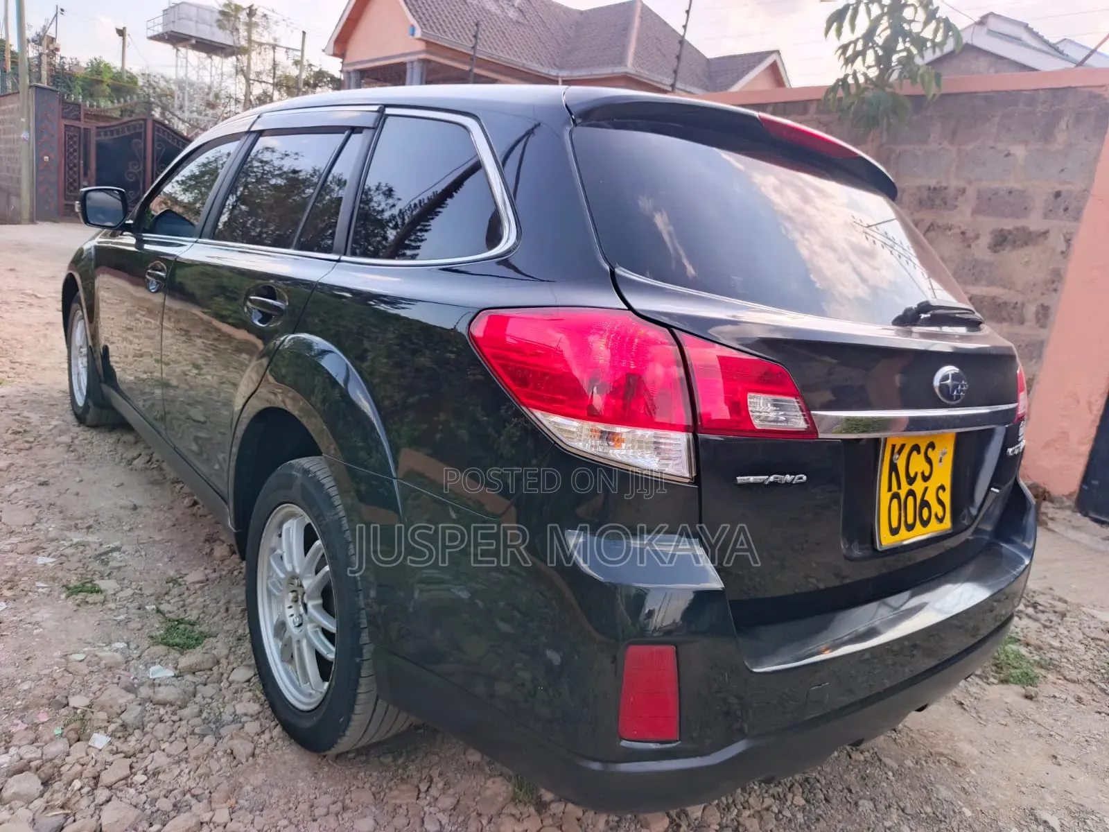 Subaru Outback 2.5i Premium 2011 Black