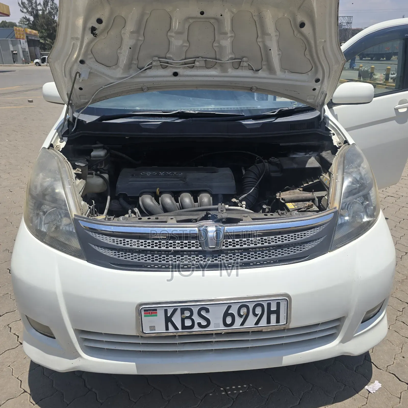 Toyota ISIS 2008 White