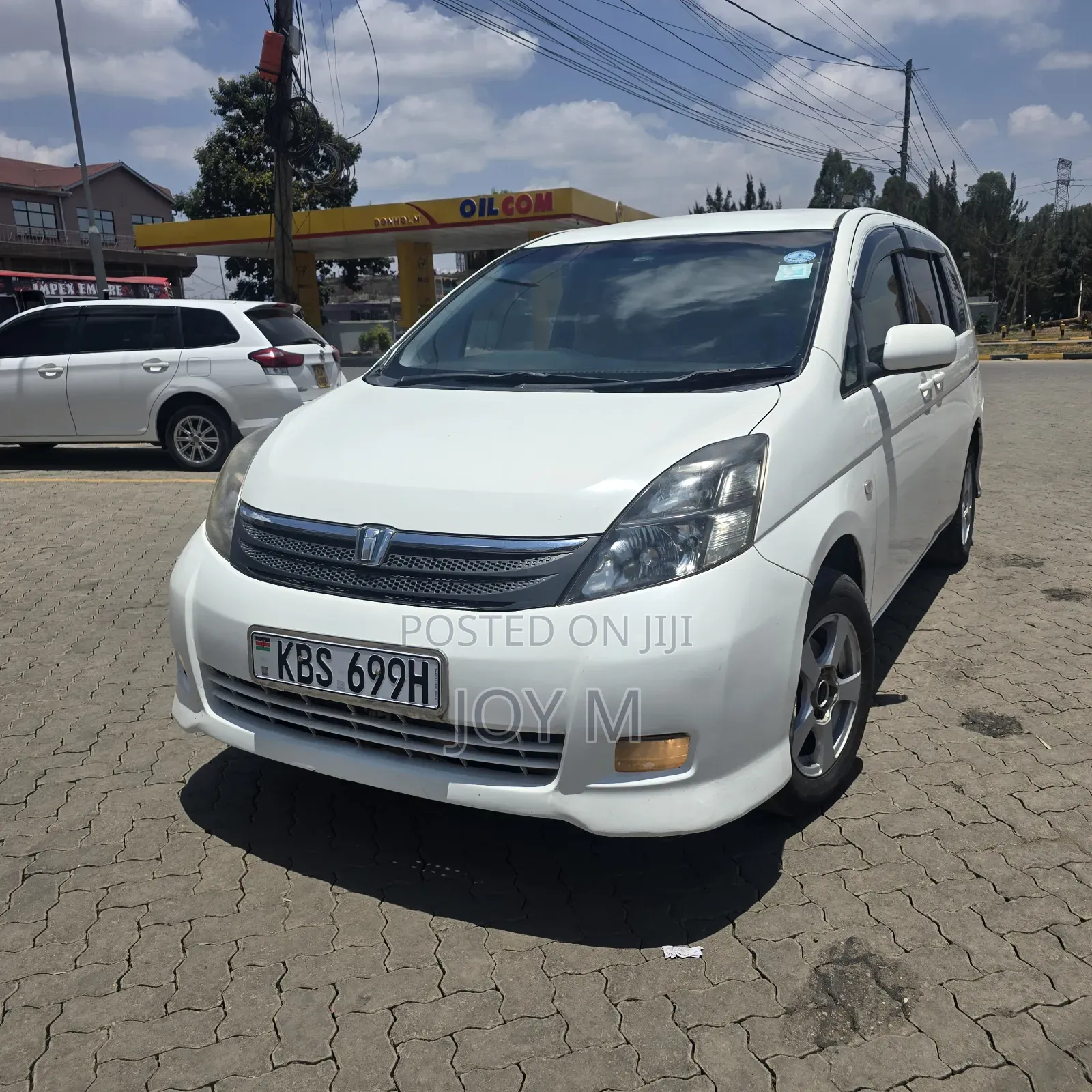 Toyota ISIS 2008 White