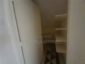 3bdrm Duplex in Gateway Mall Area for rent