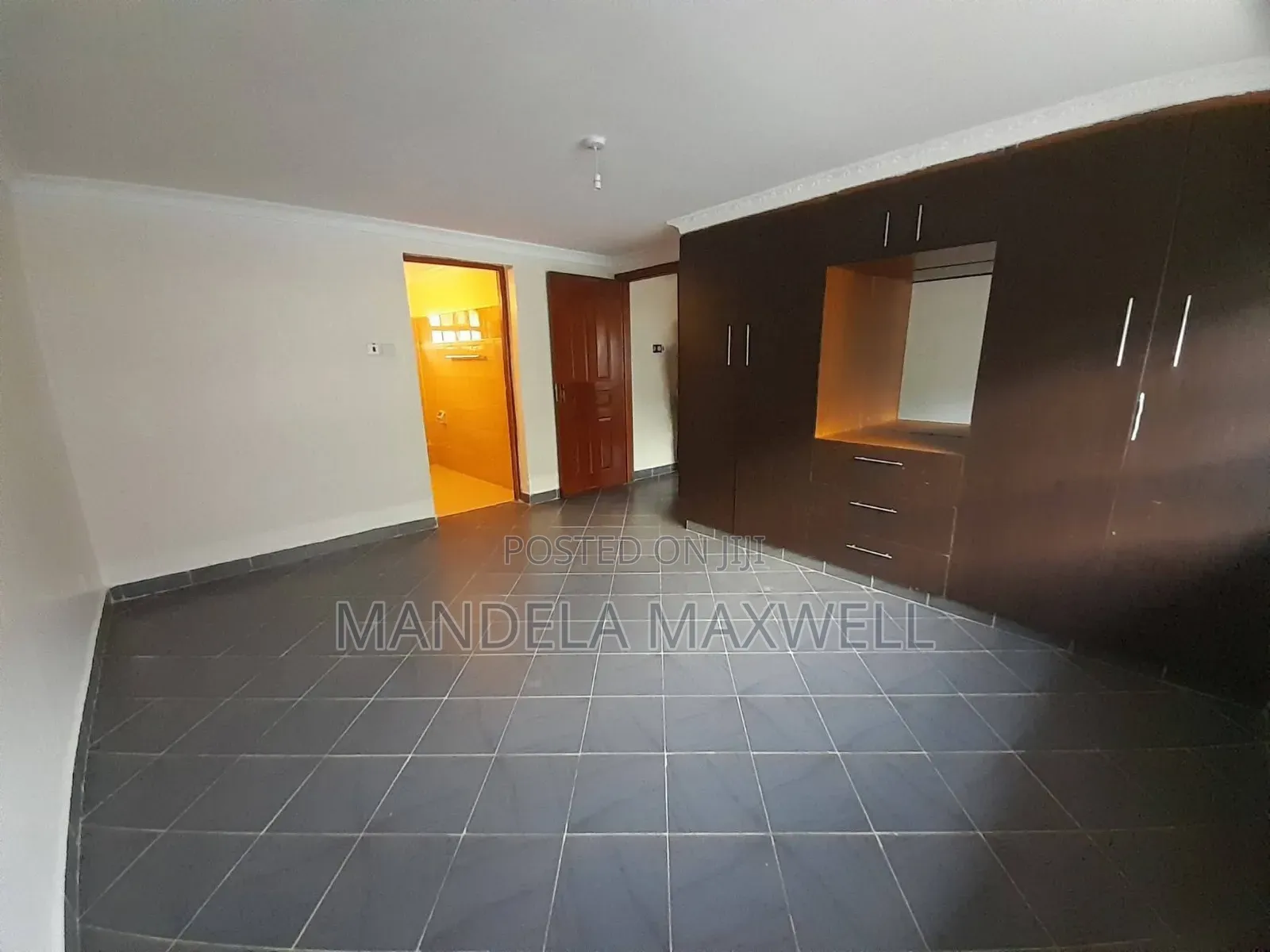 3bdrm Duplex in Gateway Mall Area for rent