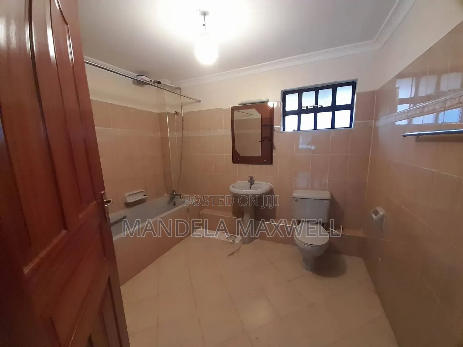 3bdrm Duplex in Gateway Mall Area for rent