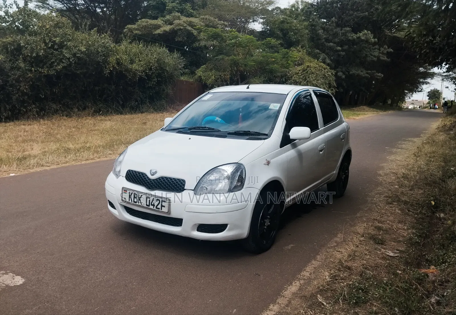 Toyota Vitz 2002 White