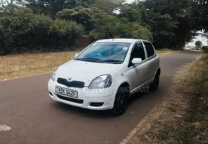 Toyota Vitz 2002 White
