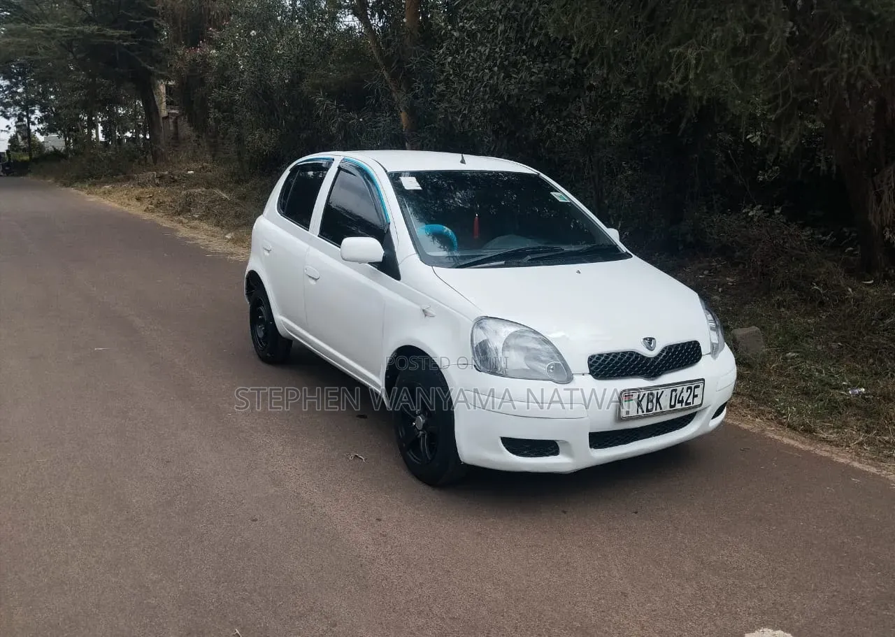 Toyota Vitz 2002 White