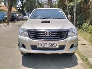 Toyota Hilux 2011 Gray
