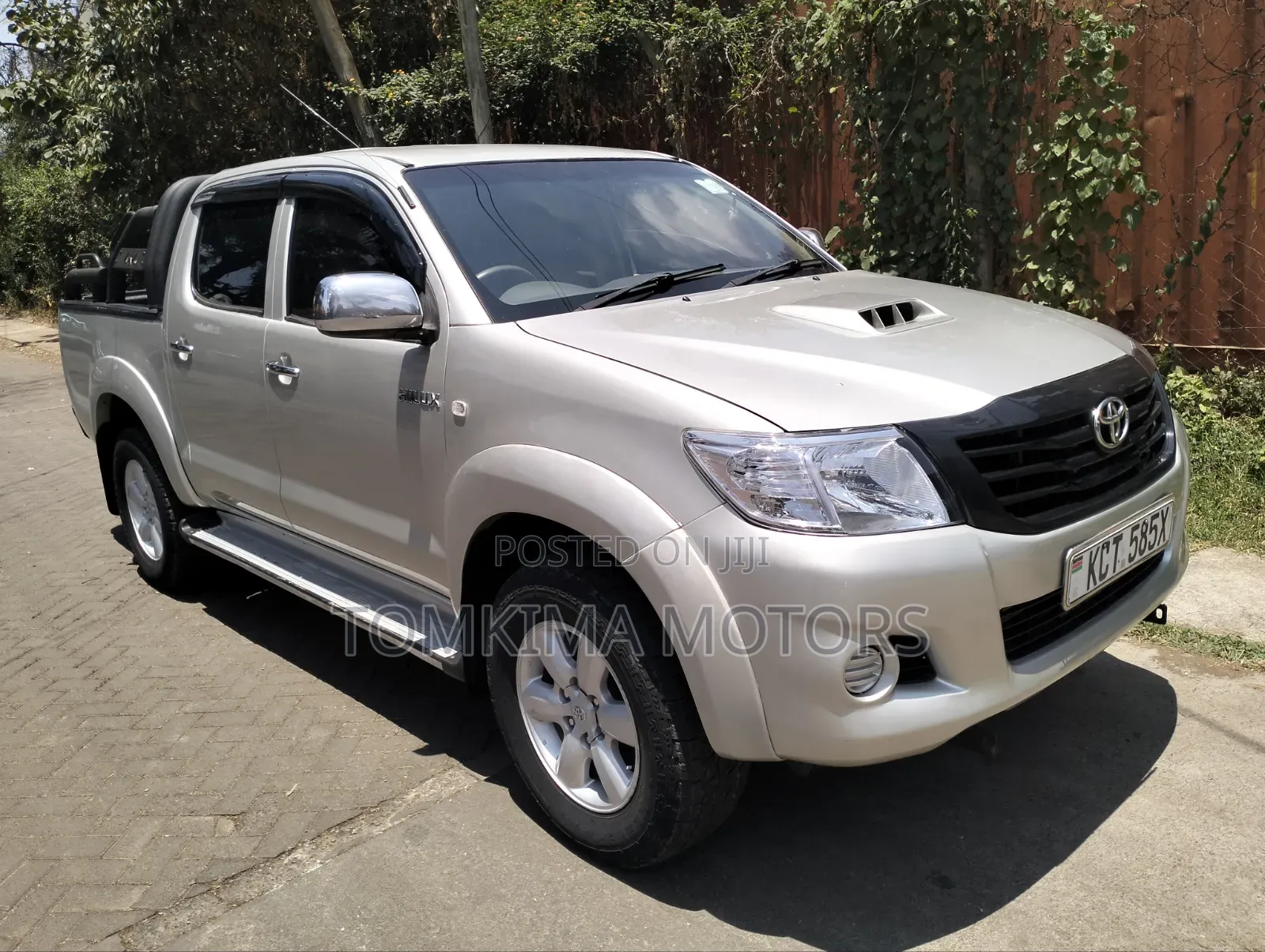 Toyota Hilux 2011 Gray