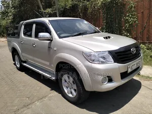 Toyota Hilux 2011 Gray