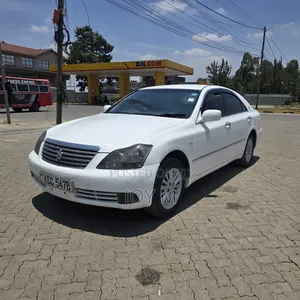 Toyota Crown 2010 White