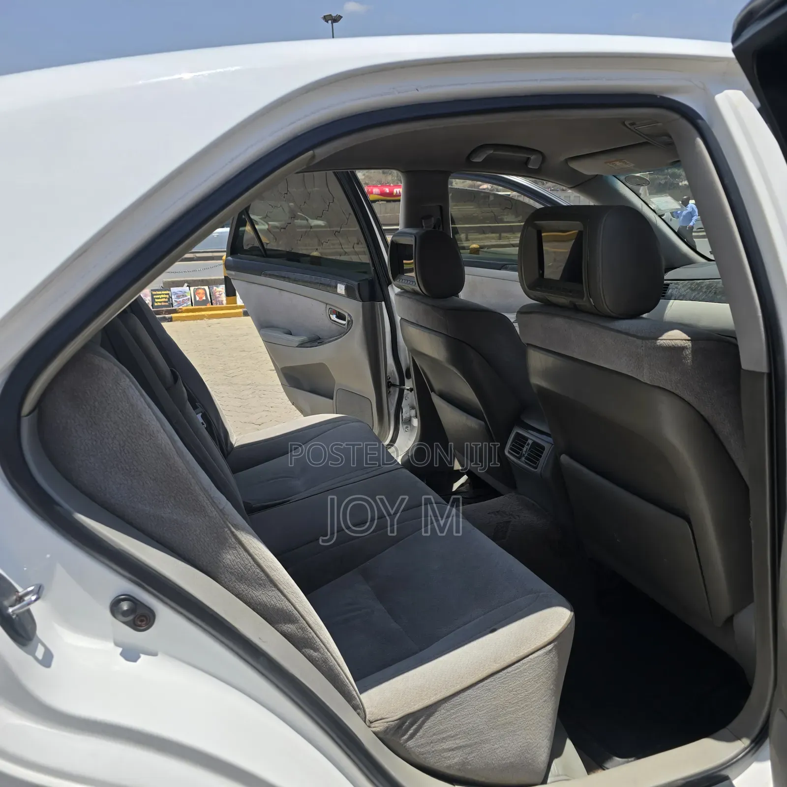 Toyota Crown 2010 White