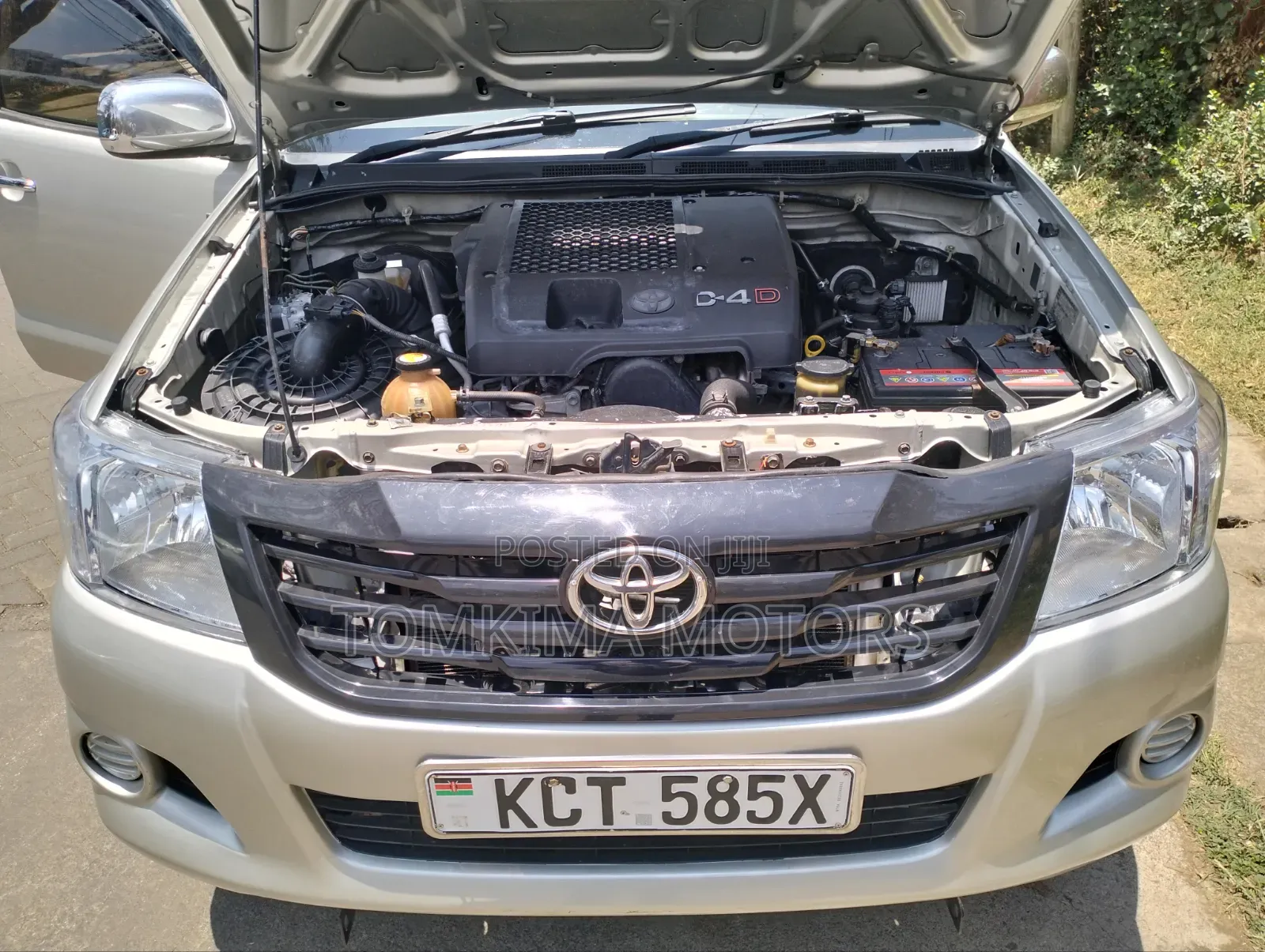 Toyota Hilux 2011 Gray