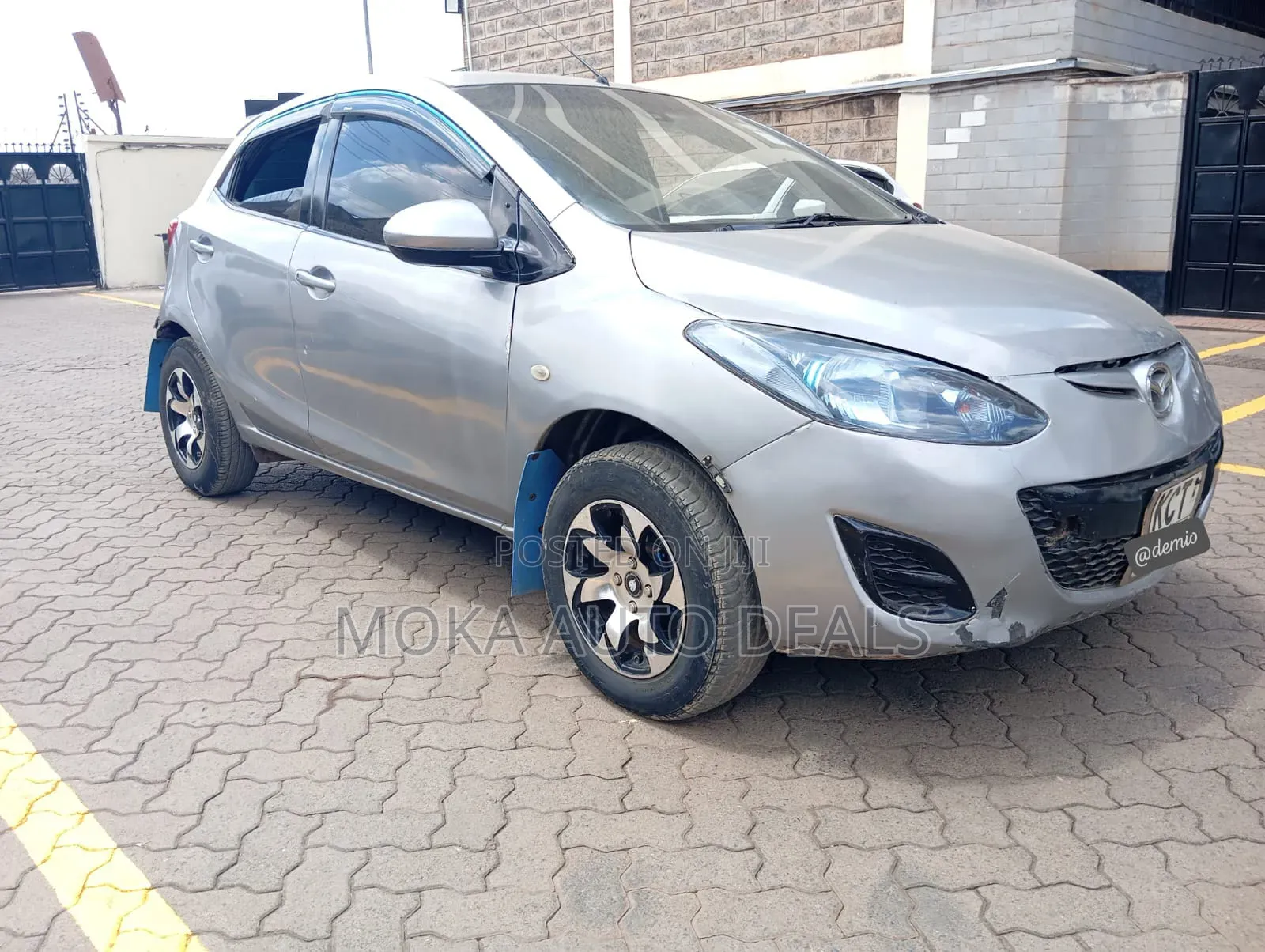 Mazda Demio 2011 Silver