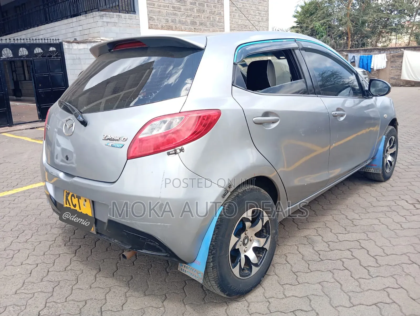 Mazda Demio 2011 Silver