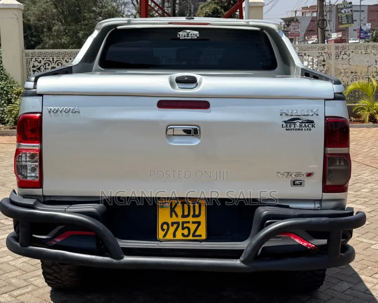 Toyota Hilux 2014 Silver