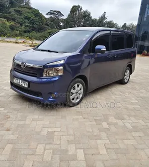 Toyota Voxy 2007 Blue
