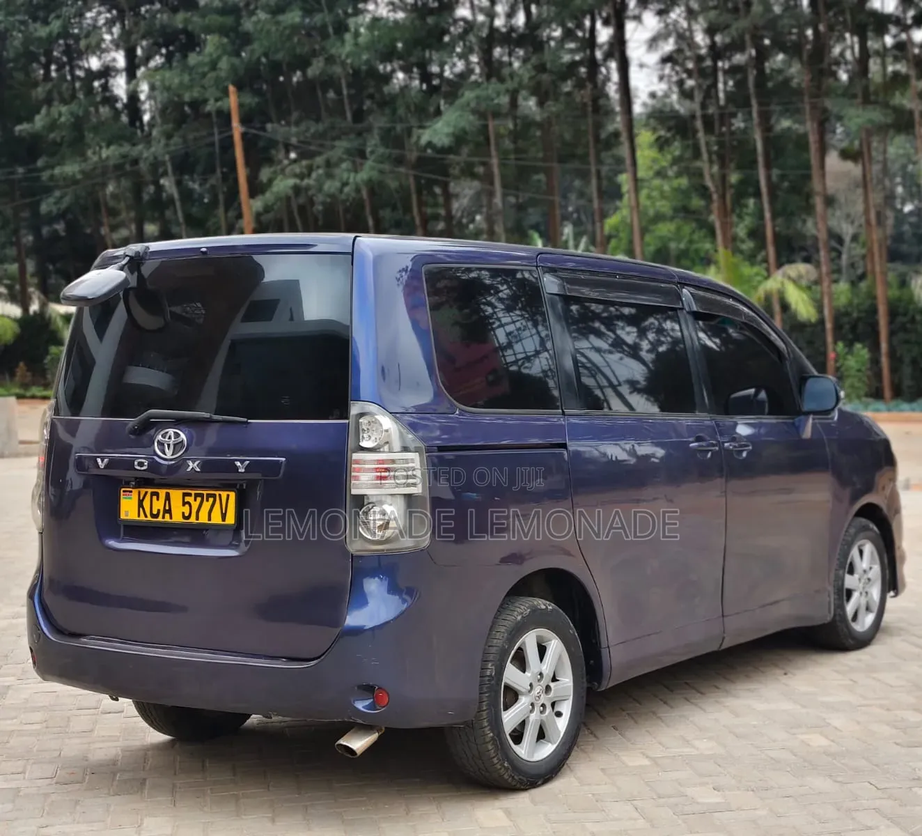 Toyota Voxy 2007 Blue