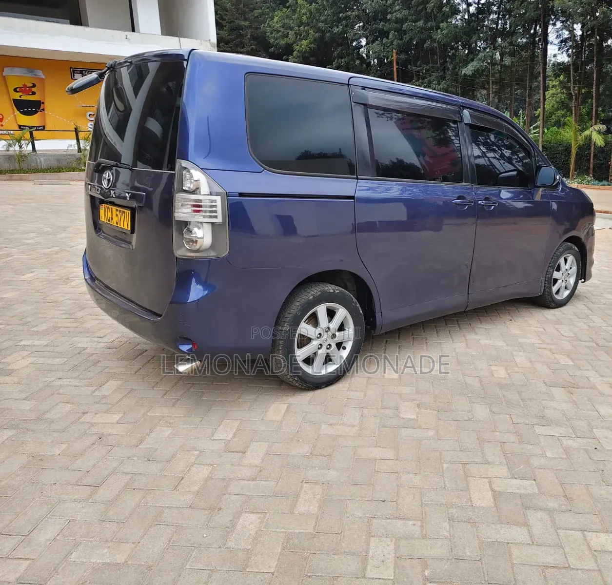 Toyota Voxy 2007 Blue