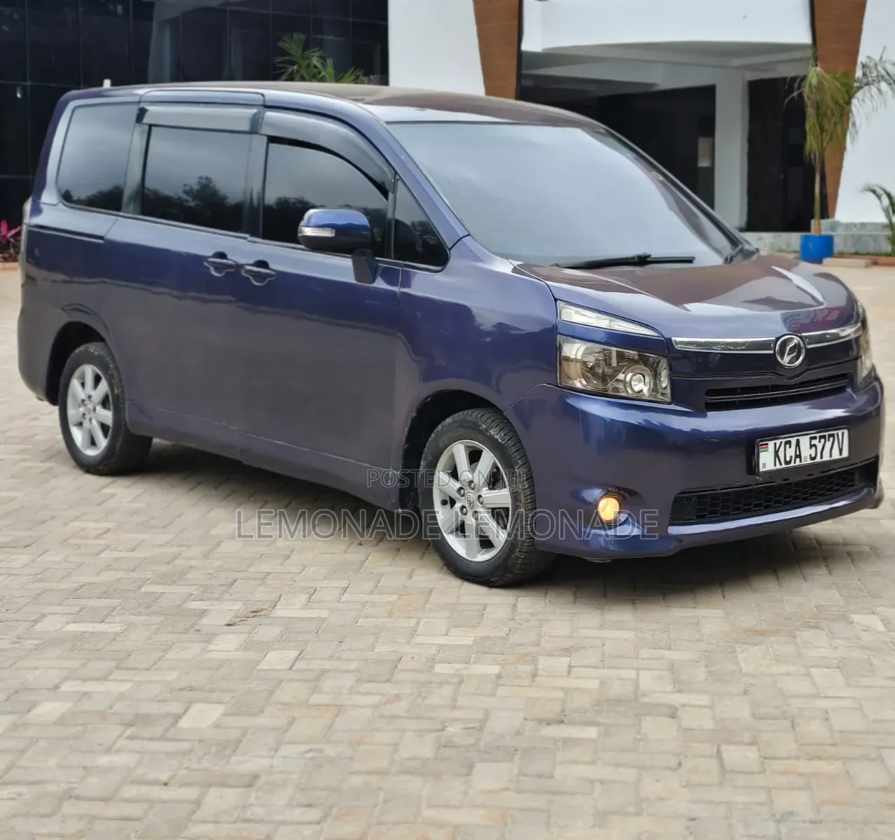 Toyota Voxy 2007 Blue