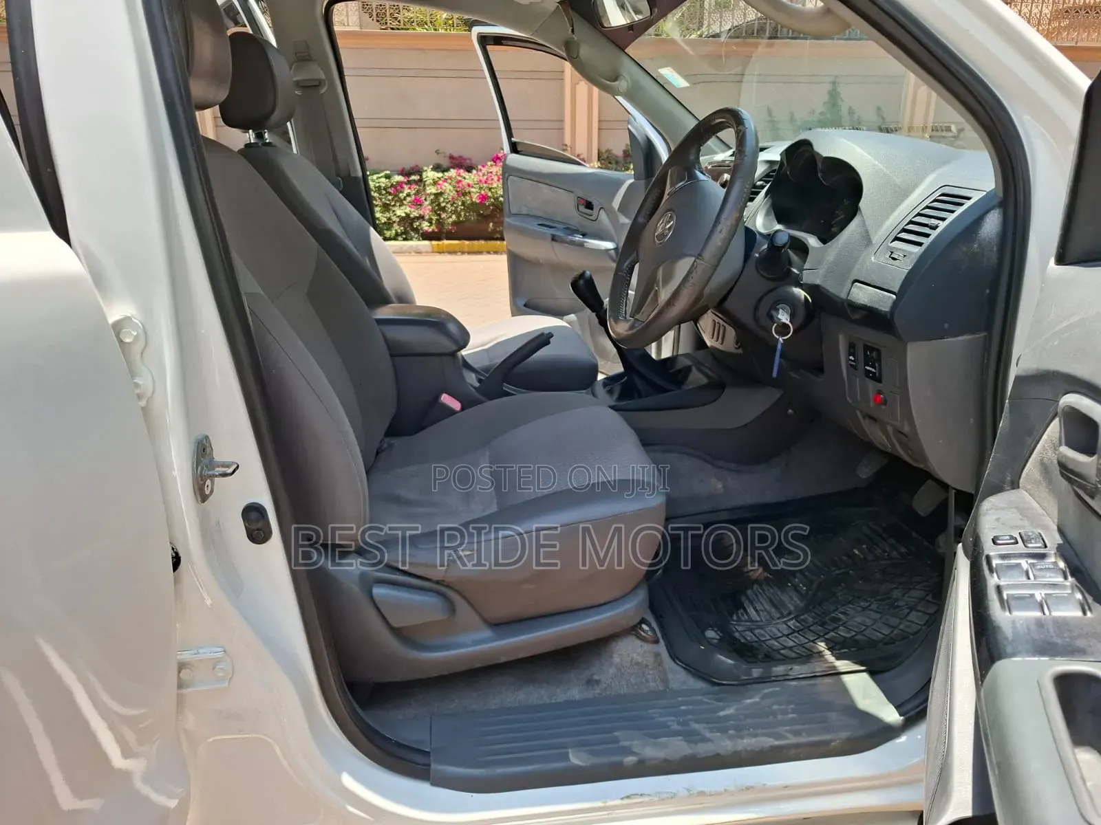 Toyota Hilux 2014 White