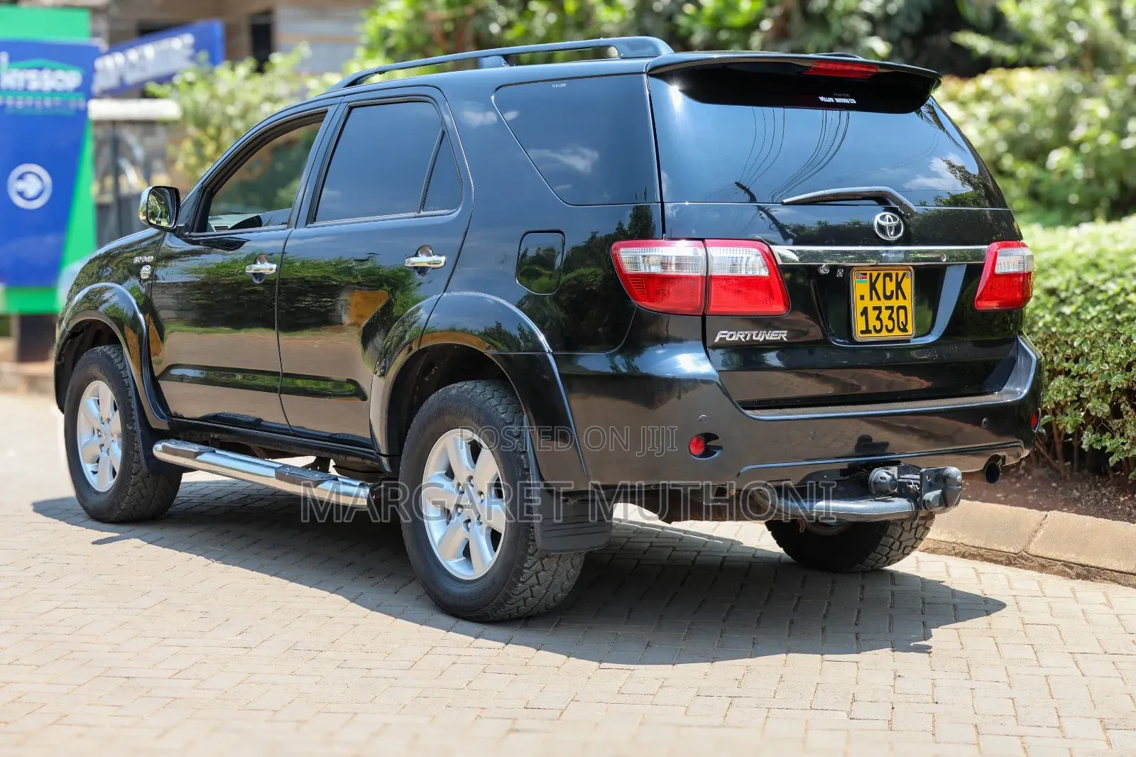Toyota Fortuner 2010 Black