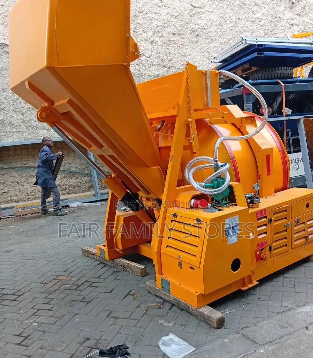 Self-Loading Concrete Mixer Truck