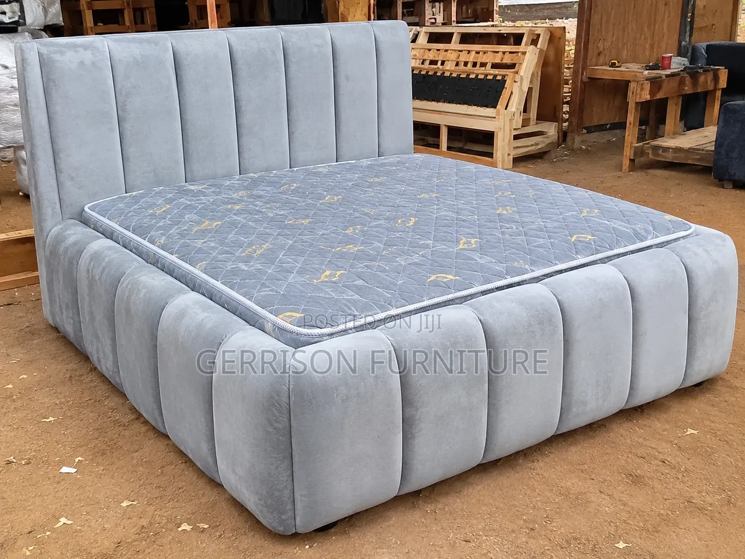 Luxury 5x6 Grey Bubble Bed, With a Mattress