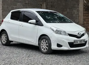 Toyota Vitz 1.3 FWD 5dr 2014 Pearl