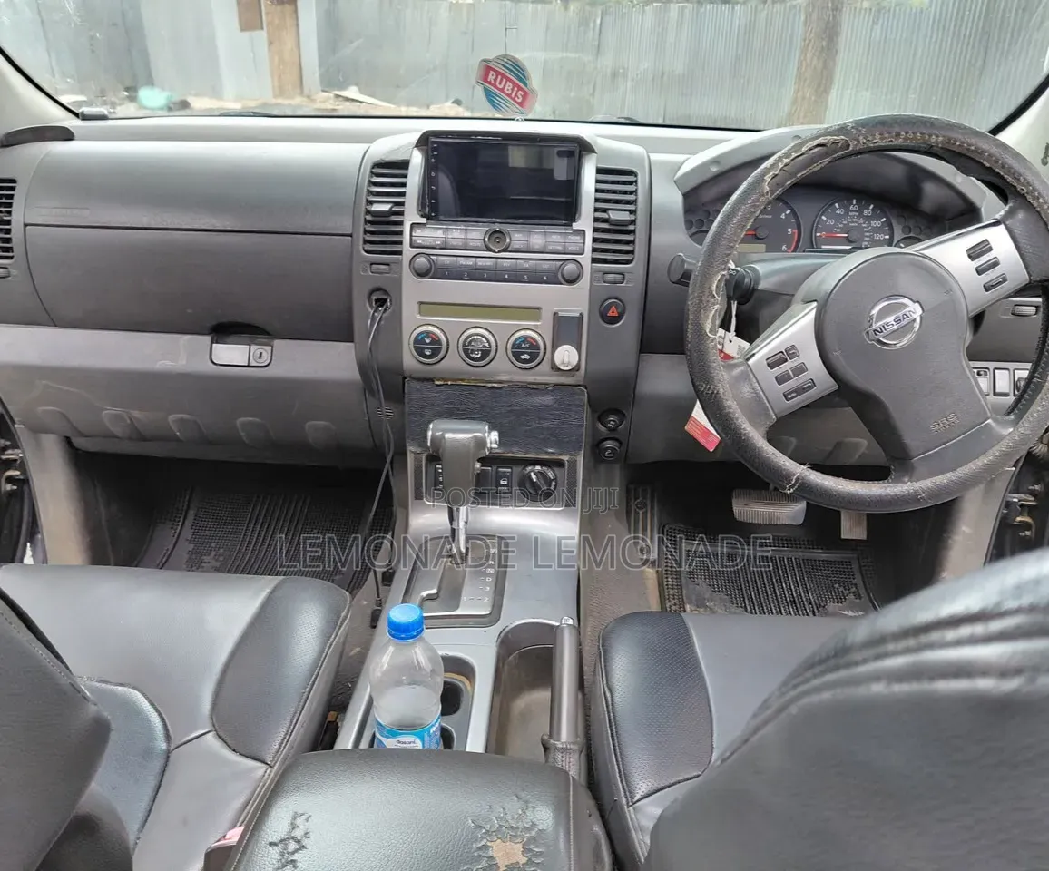 Nissan Navara 2005 Black