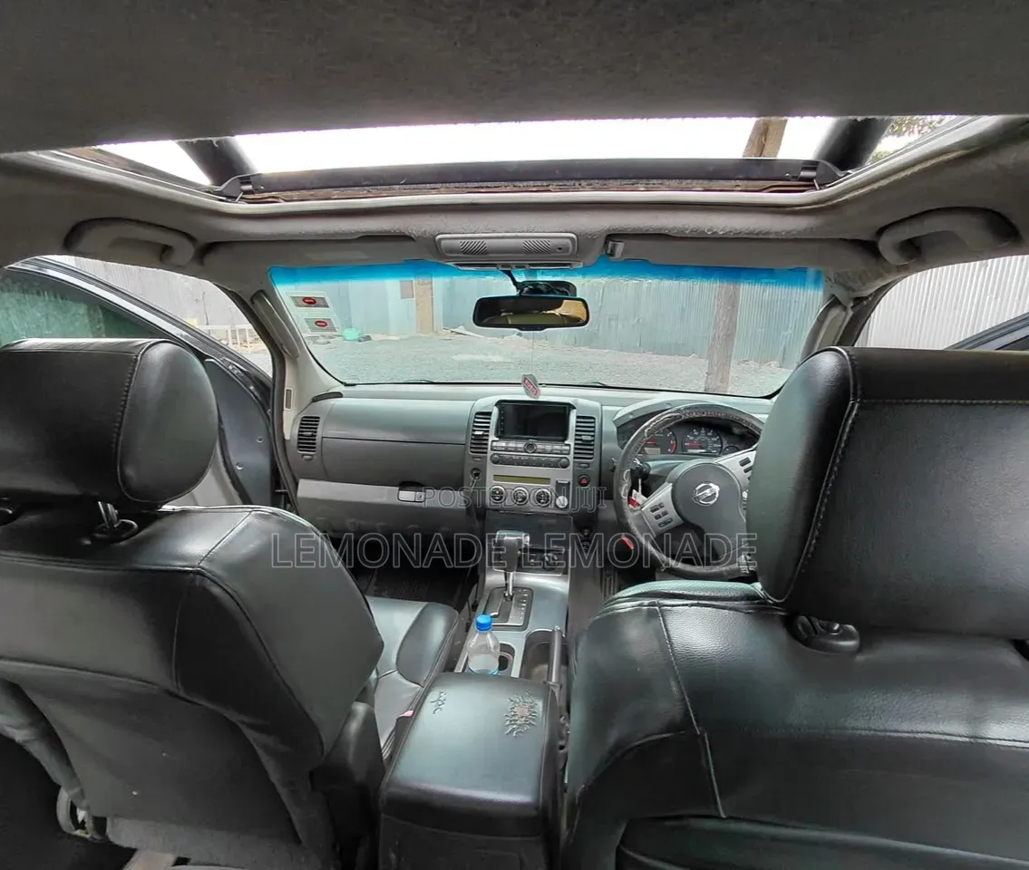 Nissan Navara 2005 Black