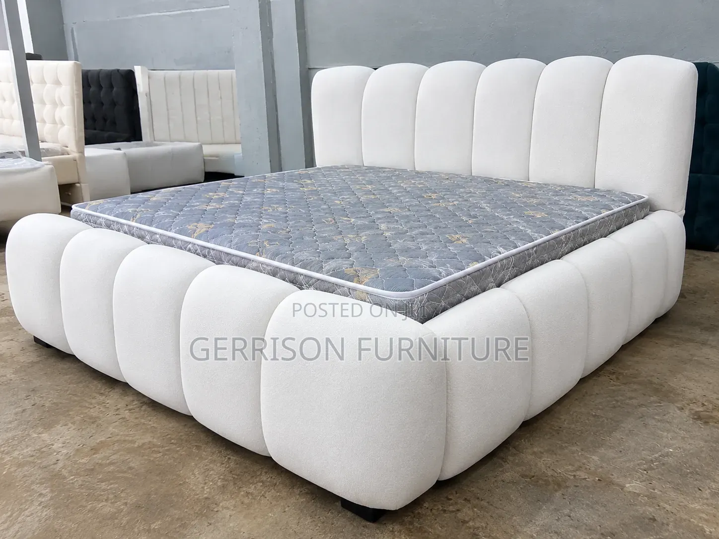 Luxury 5x6 White Bubble Bed Frame With a Mattress